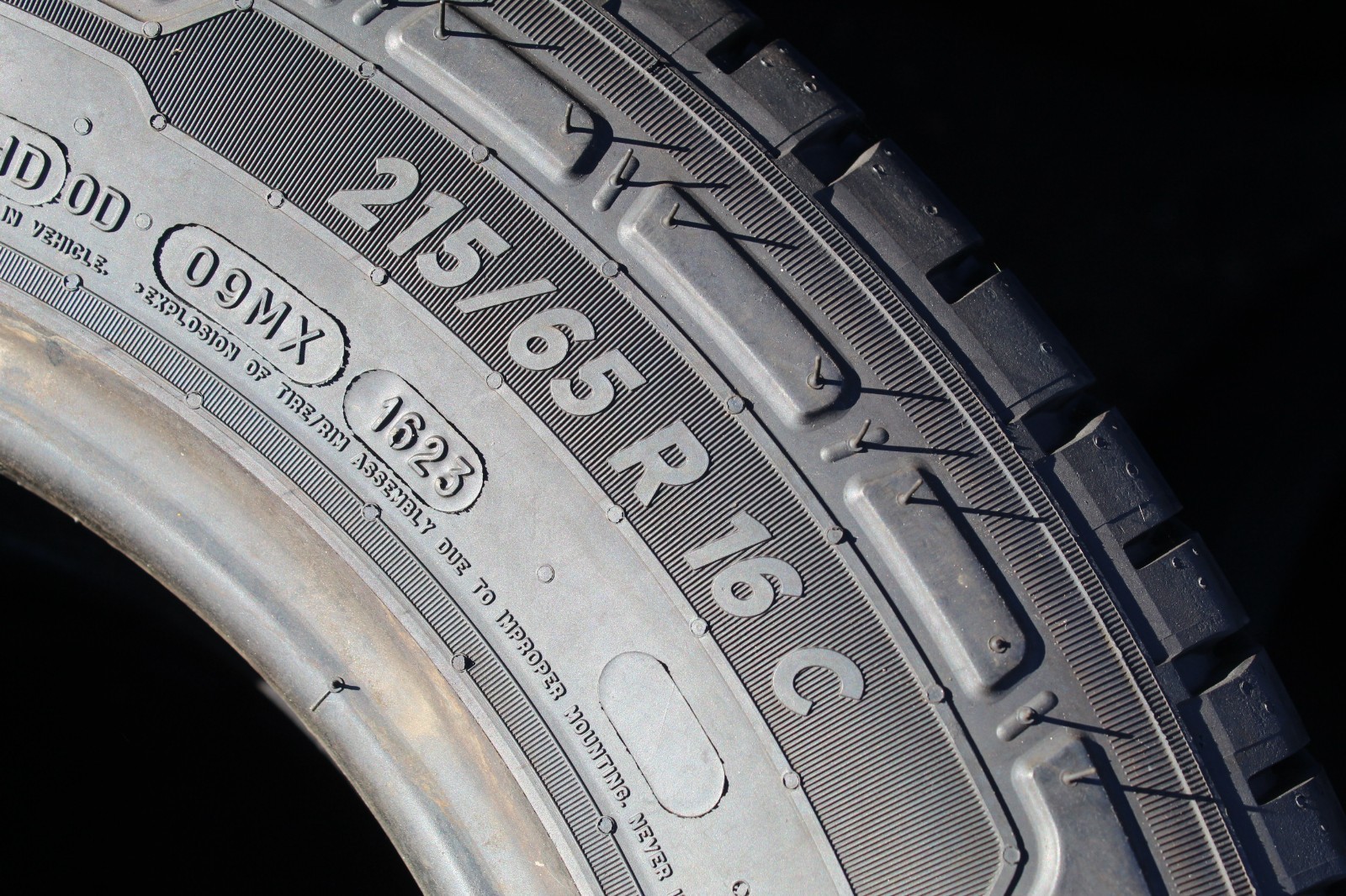 New 215 65 16C Michelin, Agilis 3, 106/104T, x1 Tyre (F1_tyres) L3835