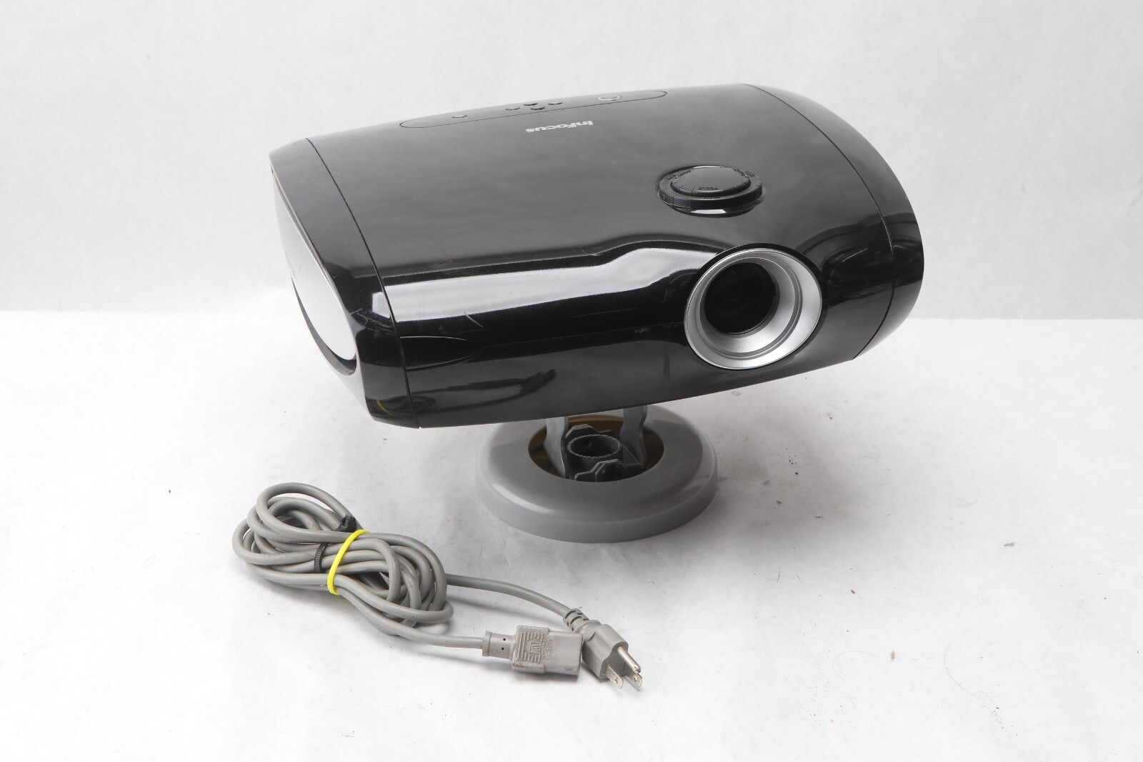 PAN-TILT PROJECTOR 本体 Amazon.com: Plug-in Projector Stand - 360 Degree Adjustable