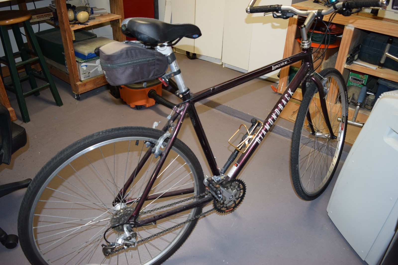 Diamonback Lakeside vintage greenbelt cruising bicycle, excellent condition.