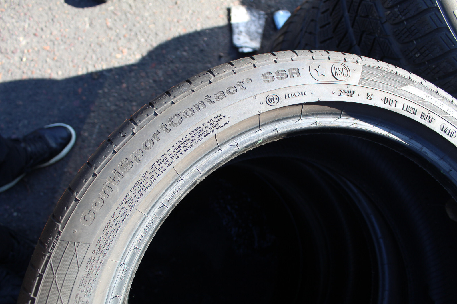 255 40 18 Continental, CSC5 SSR, RunFlat, 95Y, x2 A Pair 6.0mm (F1_tyres) L3023