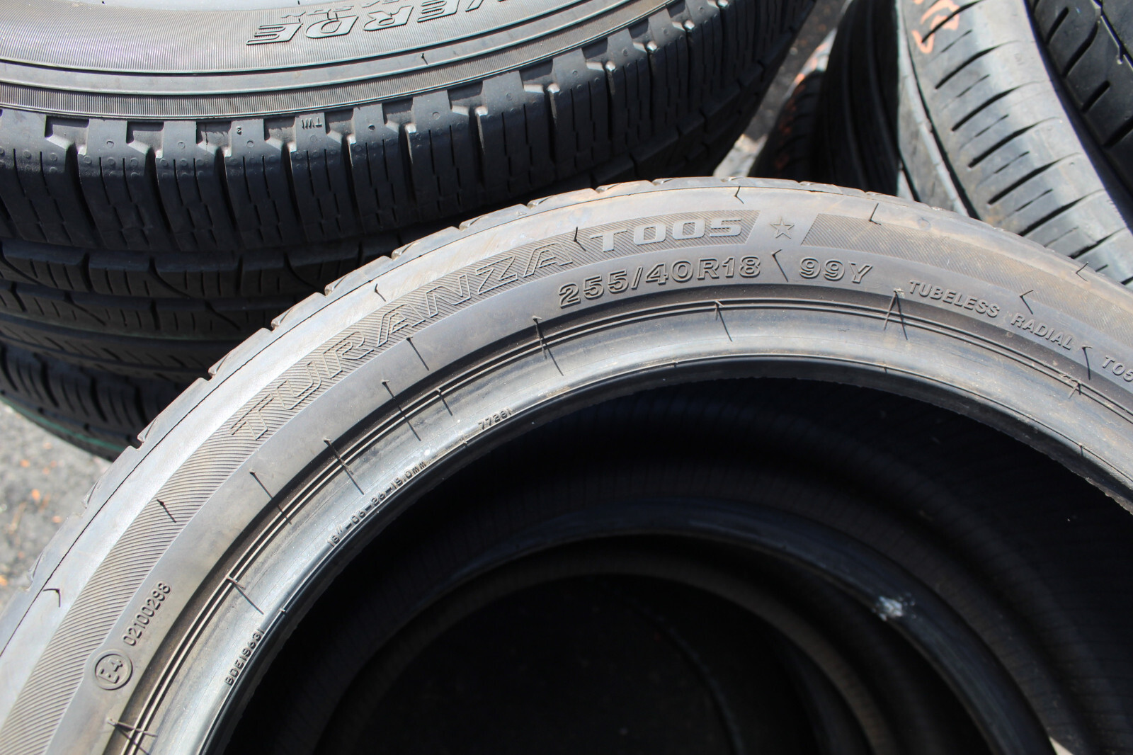 255 40 18 Bridgestone, Turanza T005, XL 99Y, x2 A Pair 6.2mm (F1_tyres) FO L2755