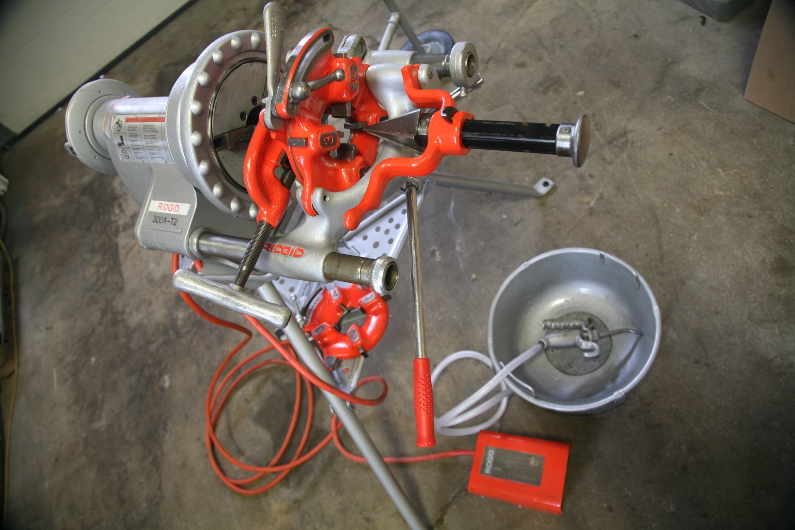 Ridgid Pipe Threader 300 T-2 Complete Carriage stand Dies