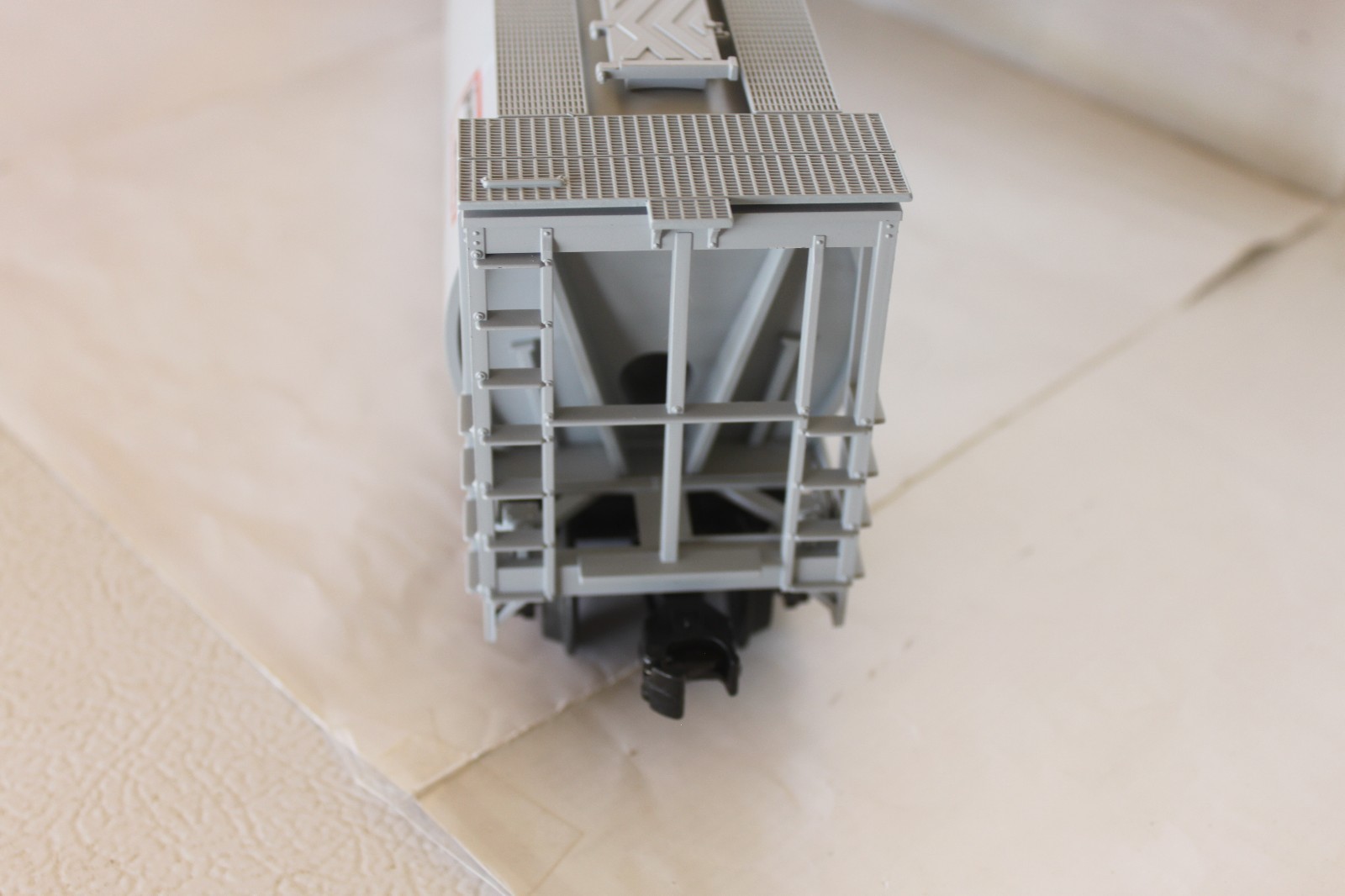 MTH O Scale MT 20-97401 North American 4 Bay Cylindrical Grain Hopper NEW in Box