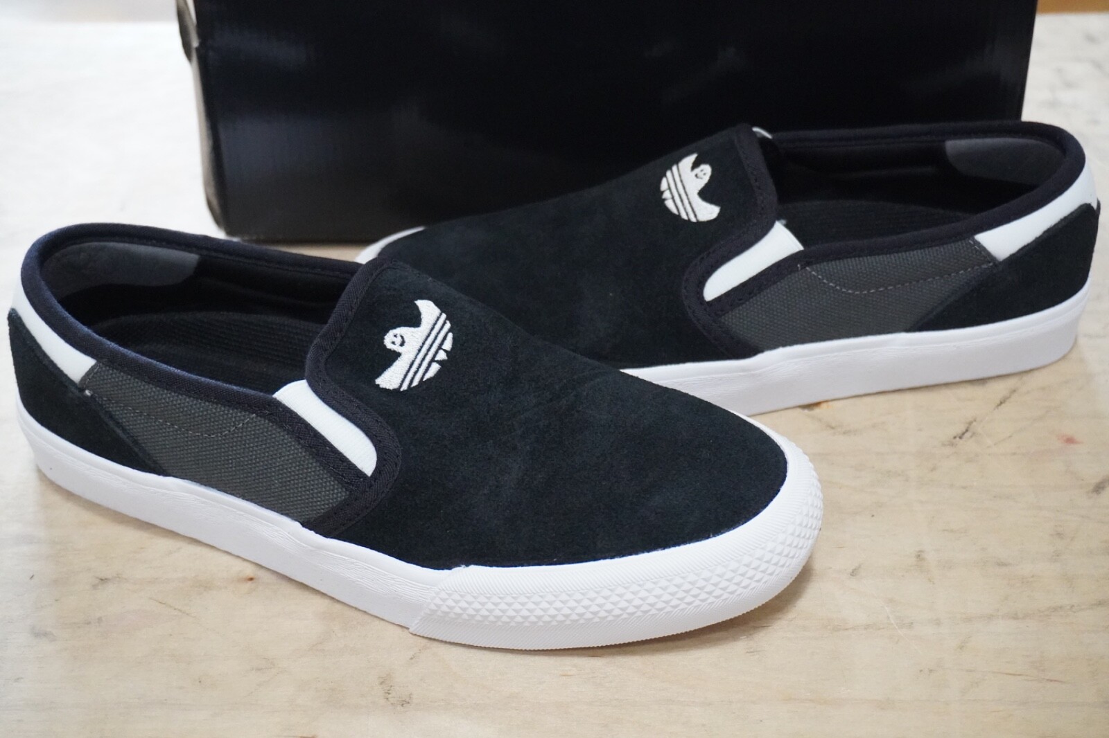 スケートボード adidas Originals SHMOOFOIL SLIP Adidas Shmoofoil Slip Shoes Black/White/Gum | Skate Warehouse