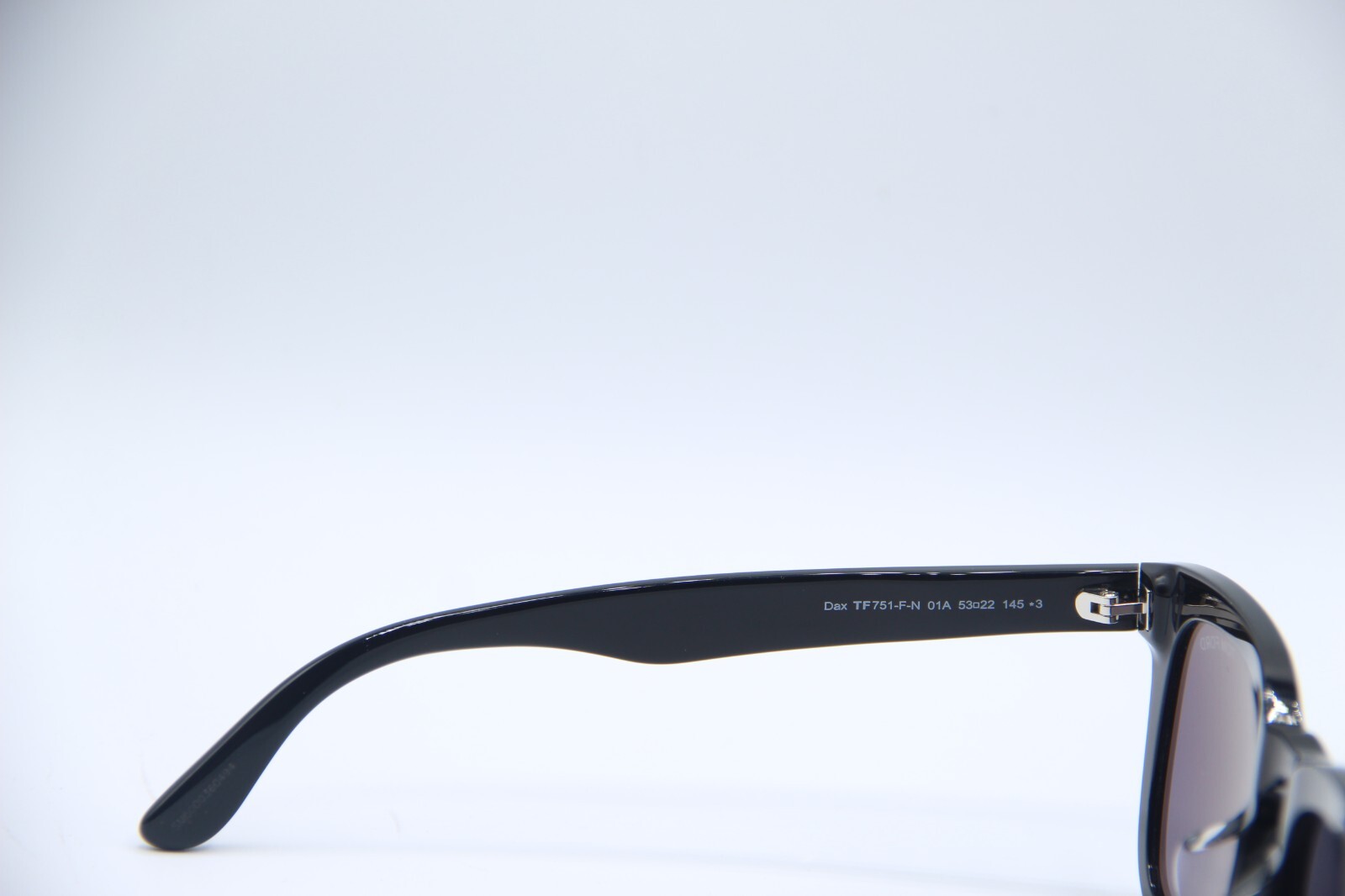 Pre-owned Tom Ford Tf 751-f-n Dax 01a Black Authentic Sunglasses W/case 53-22 In Blue