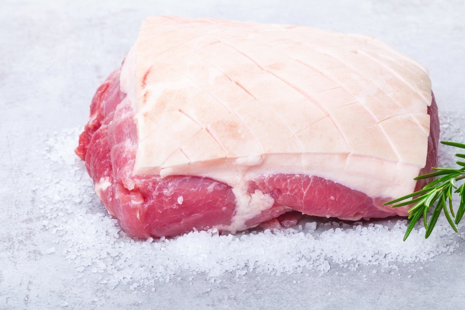 Direkt vom Bauern 500g Krustenbraten  € 8,90/kg leckerer Braten mit Schwarte