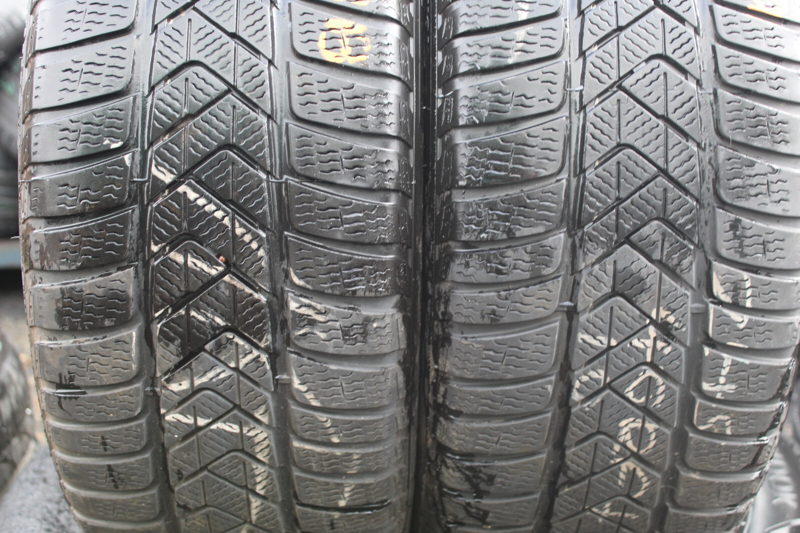 245 40 19 Pirelli, Winter, RunFlat, MOE, XL 98V x2 A Pair 6.0mm (F1_tyres) L3003