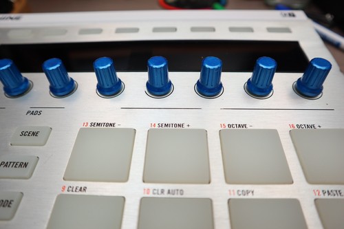 Native Instruments MK2 ( White )