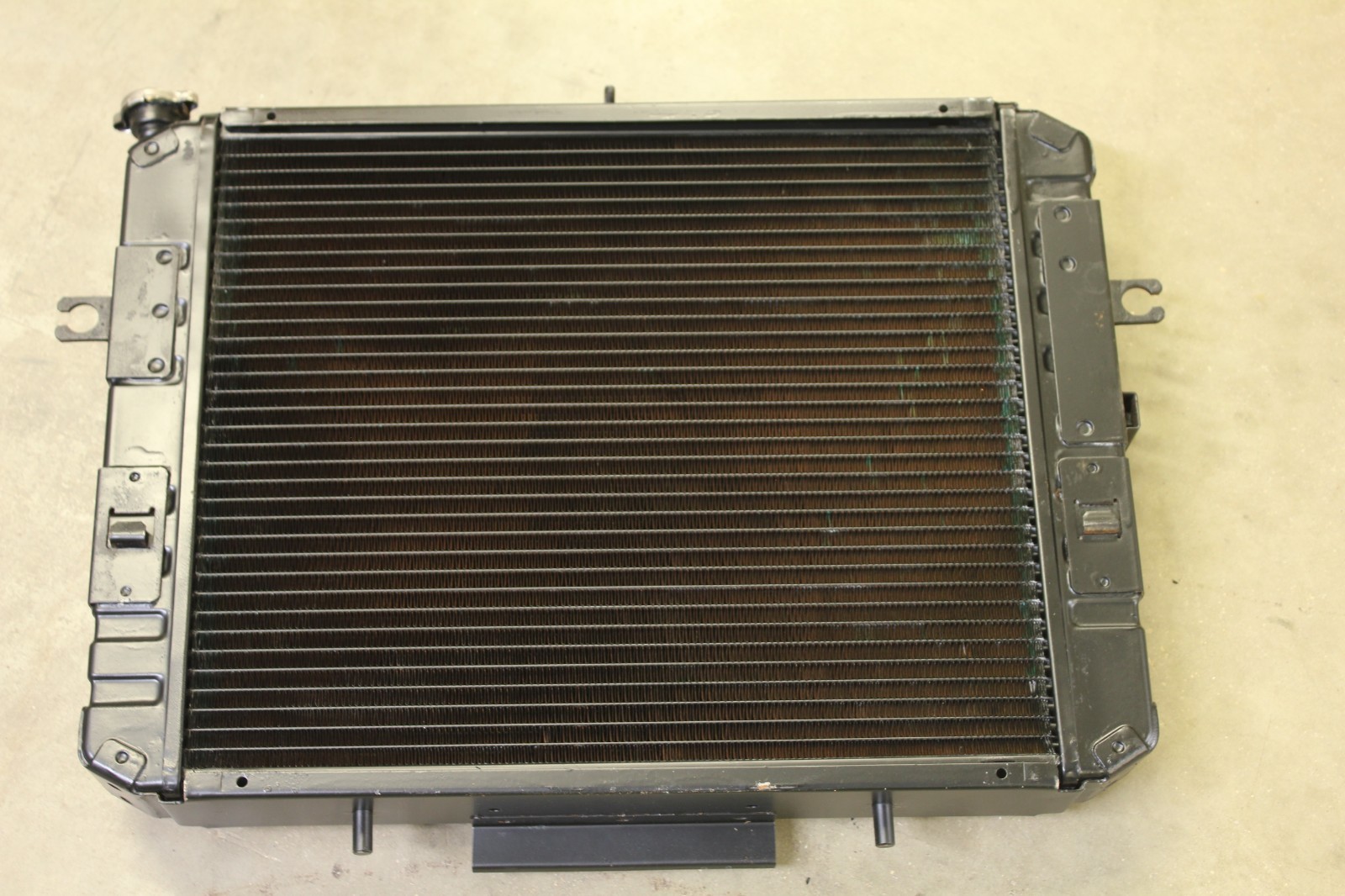 246157 Radiator for Toyota forklift (w/ oil cooler 11.00