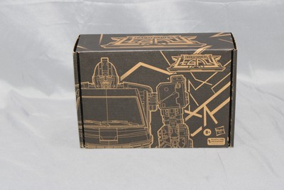 DK-2 Guard Transformers Generations Selects Legacy Deluxe Class Action Figure J6