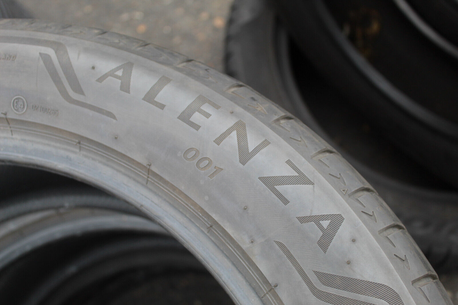 255 50 20 Bridgestone, Alenza 001, AO, 109H x2 A Pair 5.0mm (F1_tyres) L2861