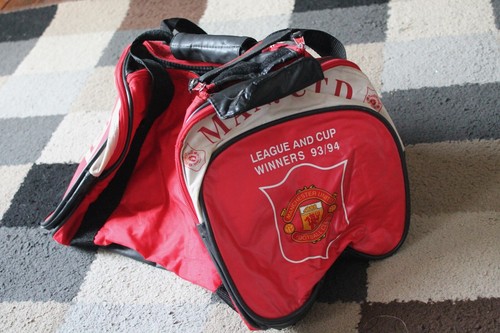 MANCHESTER UNITED FC 'Umbro' (Home) Vintage KIT GYM BAG 1993