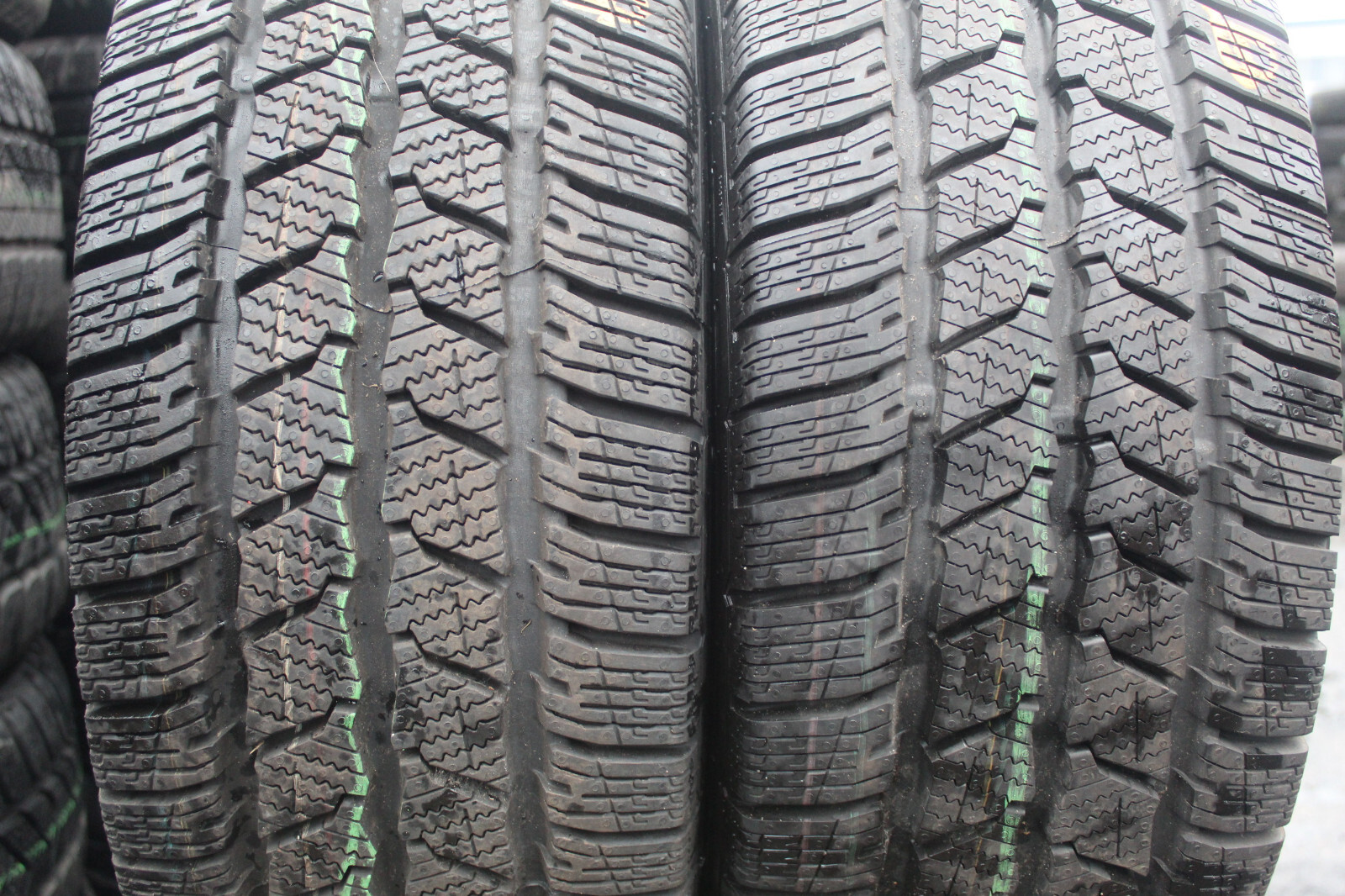New 235 65 16C Continental, Winter, M+S, 115/113R, x2 A Pair (F1_tyres) L3203