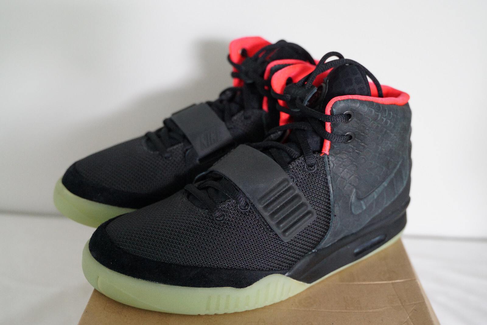 New Nike Air Yeezy 2 NRG Solar Red 2012 Men sz 9.5