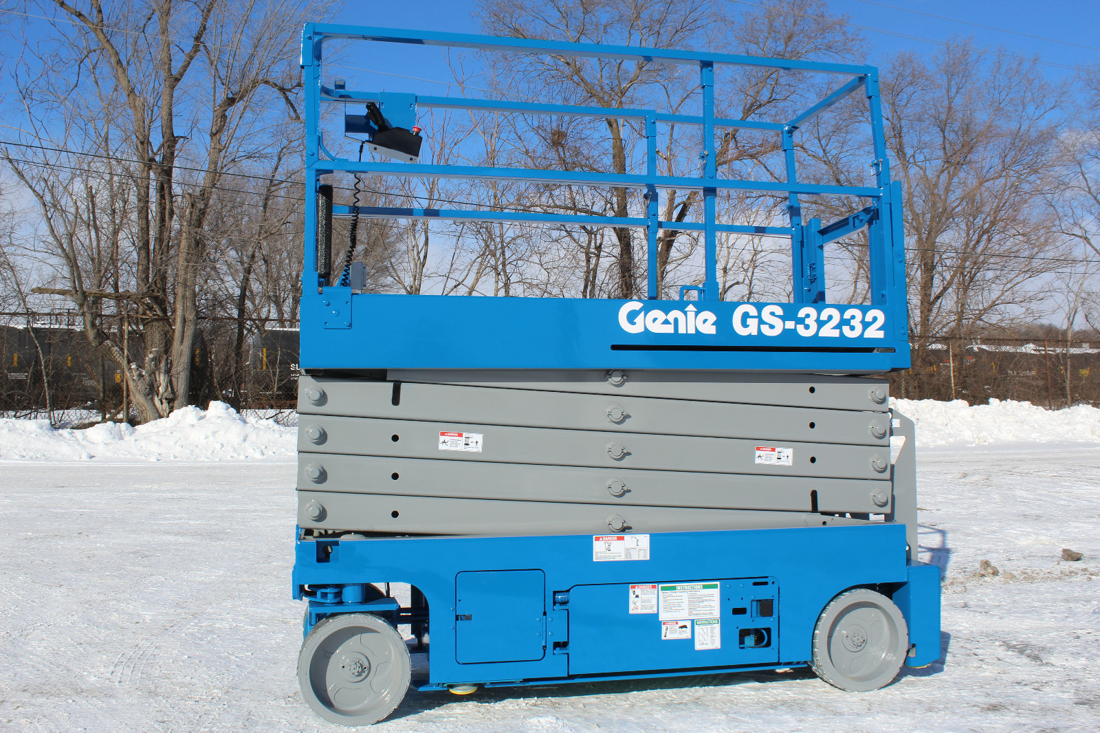 2012 GENIE GS-3232 ELECTRIC REFURBISHED SCISSOR LIFT BOOM LIFT GENIE AERIAL LIFT