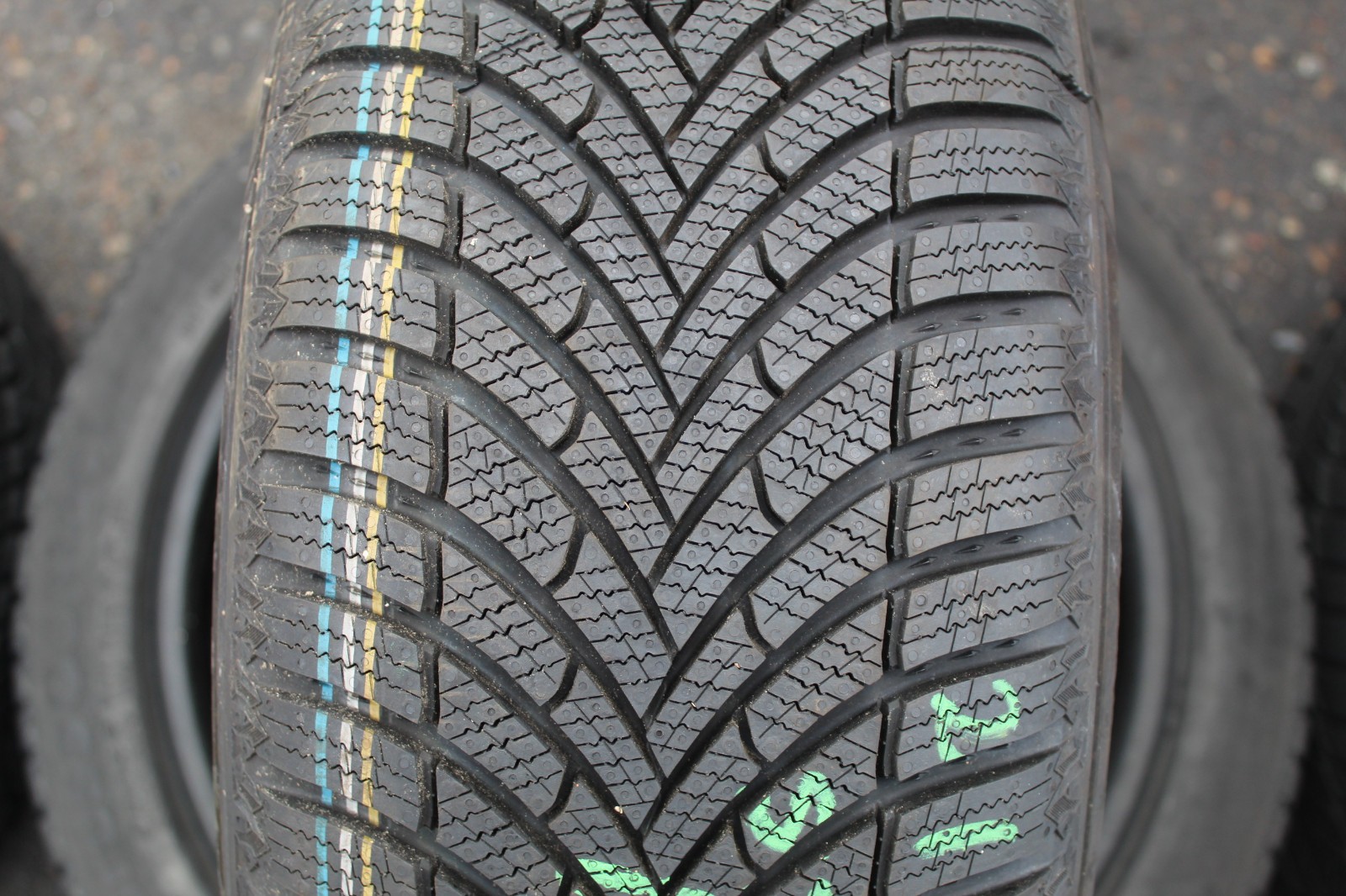 New 215 55 16 Semperit, Winter, M+S, 93H, x1 Single Tyre (F1_tyres) L3682