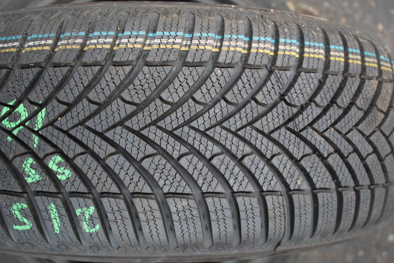 New 215 55 16 Semperit, Winter, M+S, 93H, x1 Single Tyre (F1_tyres) L3682