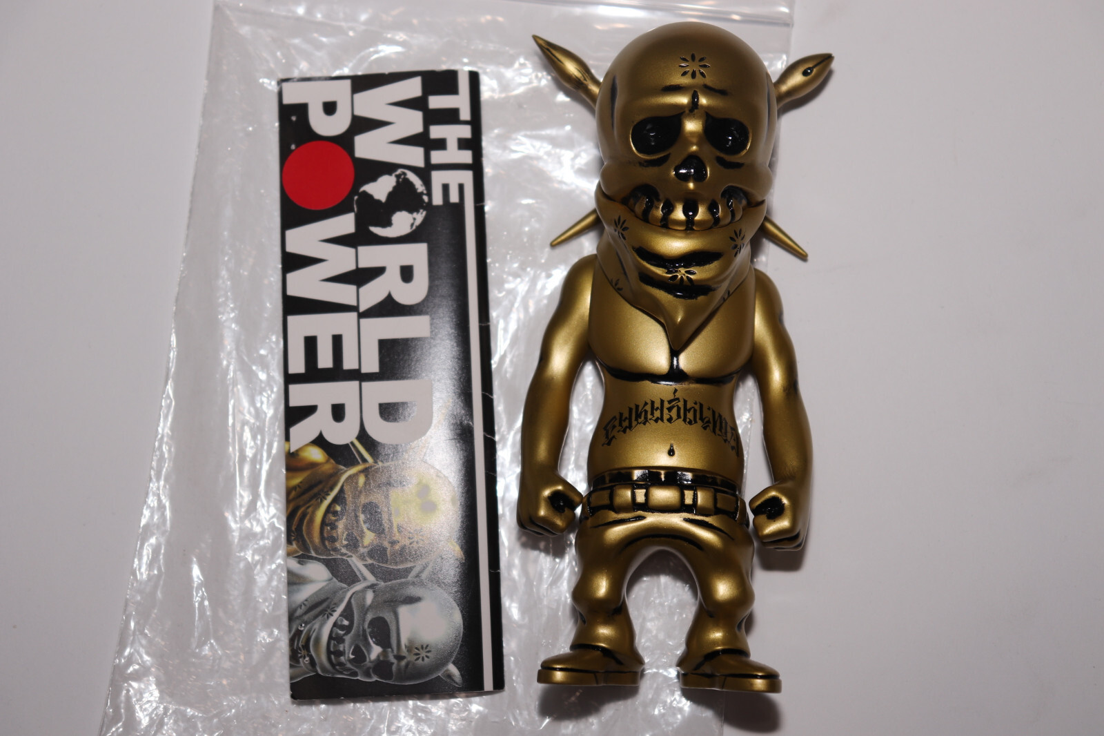 シークレットベース　usugrow REBELINK フュギュア　ゴールド Usugrow Rebel Ink Secret Base Gold - The World Power Kaiju
