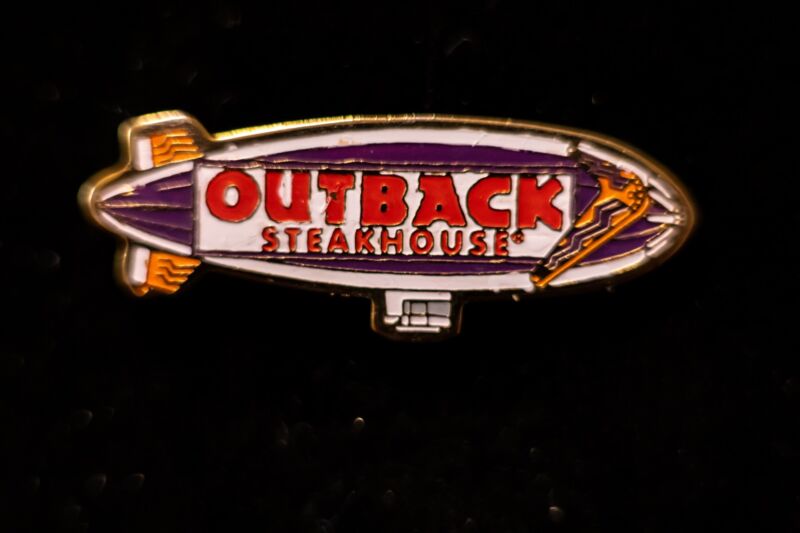 Outback Steakhouse Restaurant Collectible Pin:  Dirigible Blimp