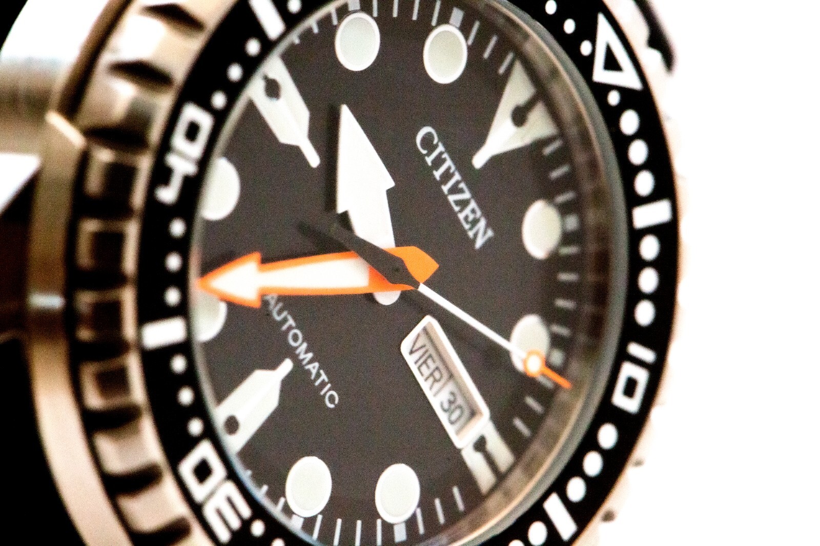 【さく】シチズン CITIZEN ダイバー【不調品】自動巻 8200 シチズン CITIZEN ダイバー【稼働品】自動巻 8200 ブラック 輸入