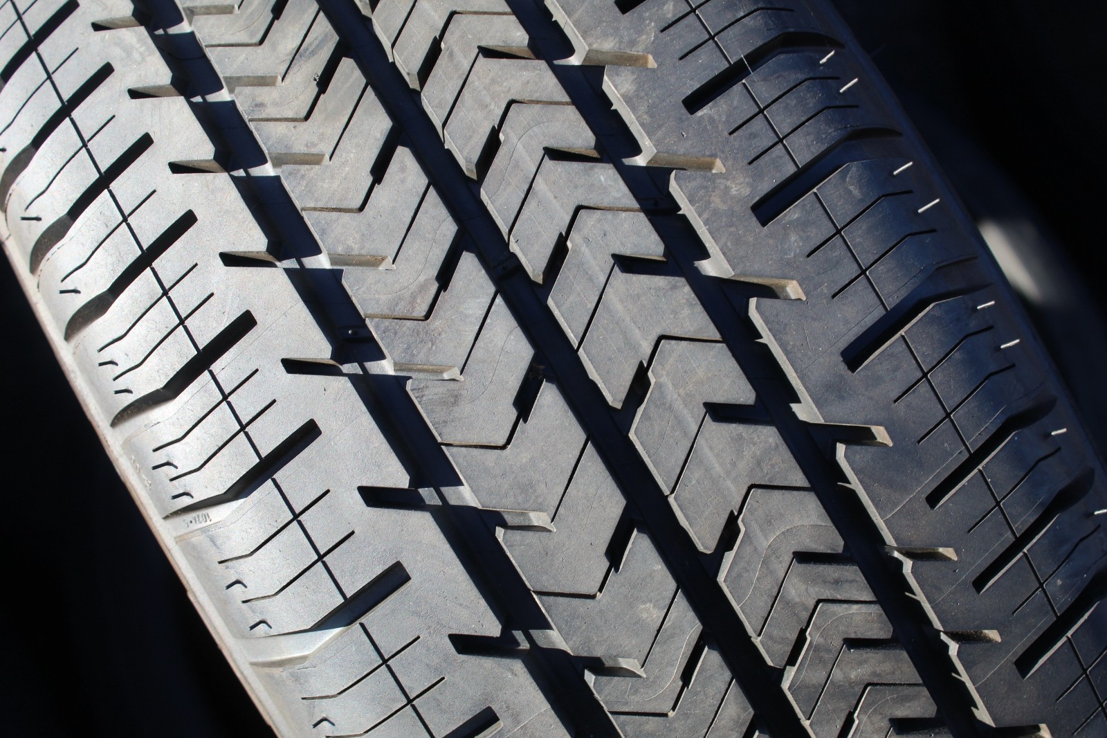 New 215 65 16C Michelin, Agilis 51, 106/104T, x1 Tyre (F1_tyres) L3836