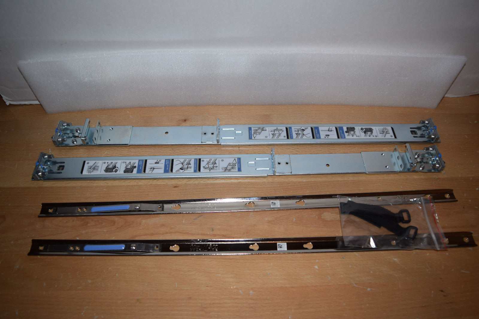 Dell Rack Rail Kit RCKRL, 2/4PST, 1U, STAT, SFF PN# OC597M |NEW IN BOX |