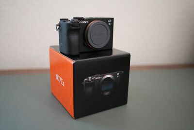 Alpha a7C II Full-Frame Mirrorless Camera | Black - NM+++ (500 Shutter Count)