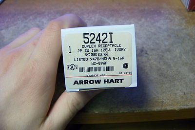 NOS Arrow-Hart 5242I Duplex Receptacle 2-P 3-W 15A 125V Ivory 