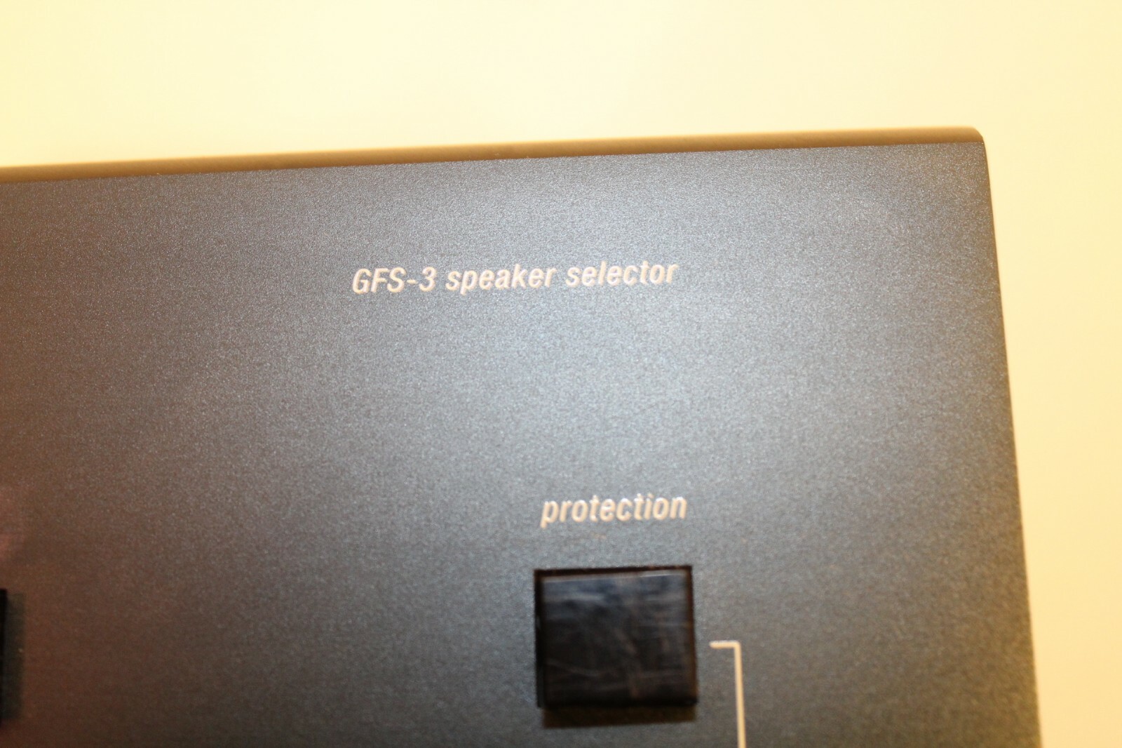 ADCOM GFS-3 3 Outputs Speaker Control