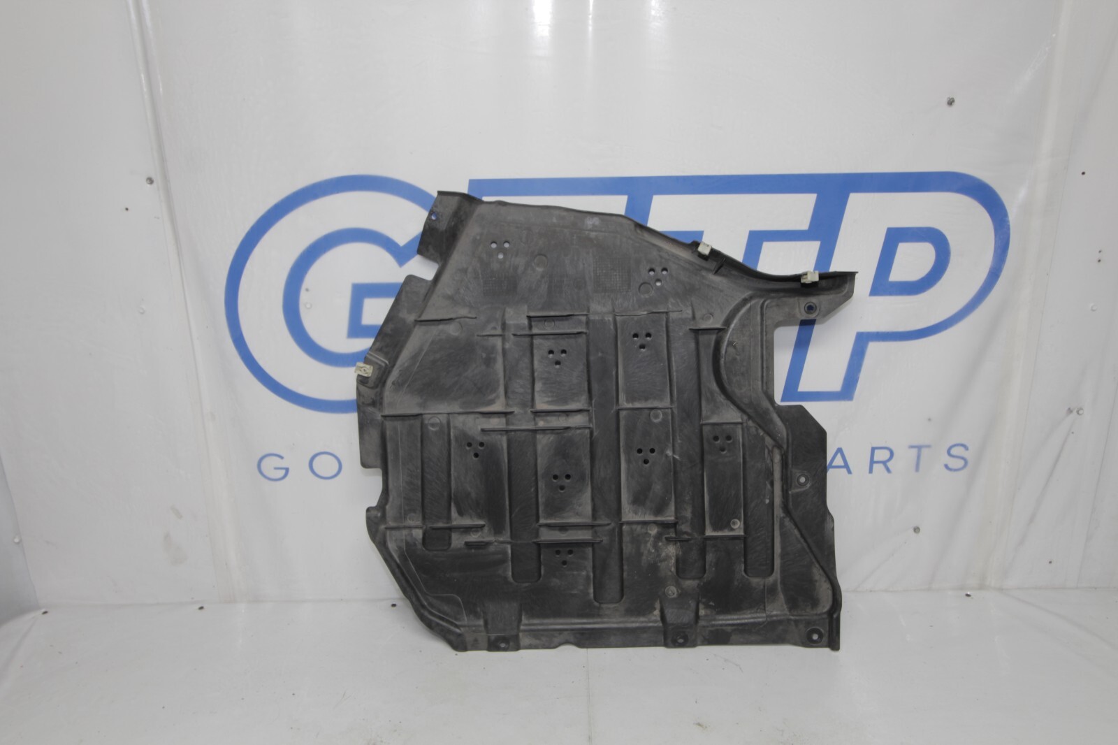 20-23 BMW M4 COMPETITION G83 AUTOMATIC OEM RH UNDERTRAY SKID