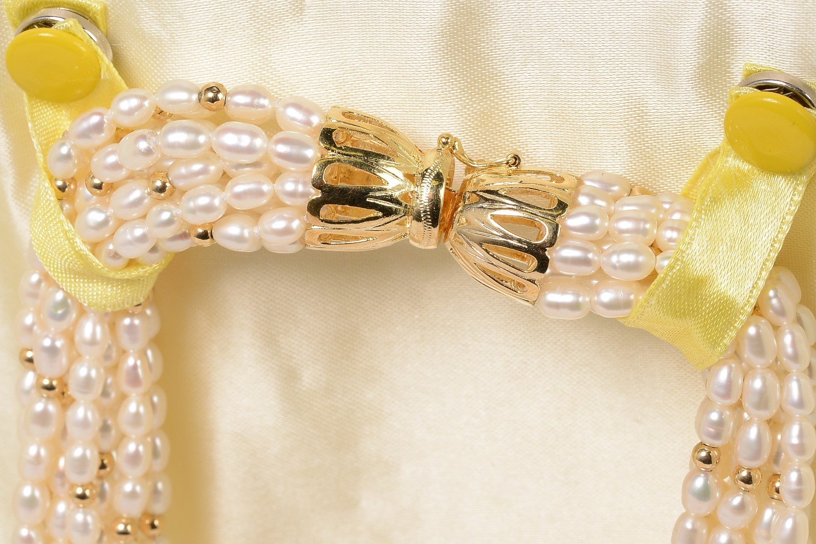 Fresh Water Pearl Necklace and Bracelet set