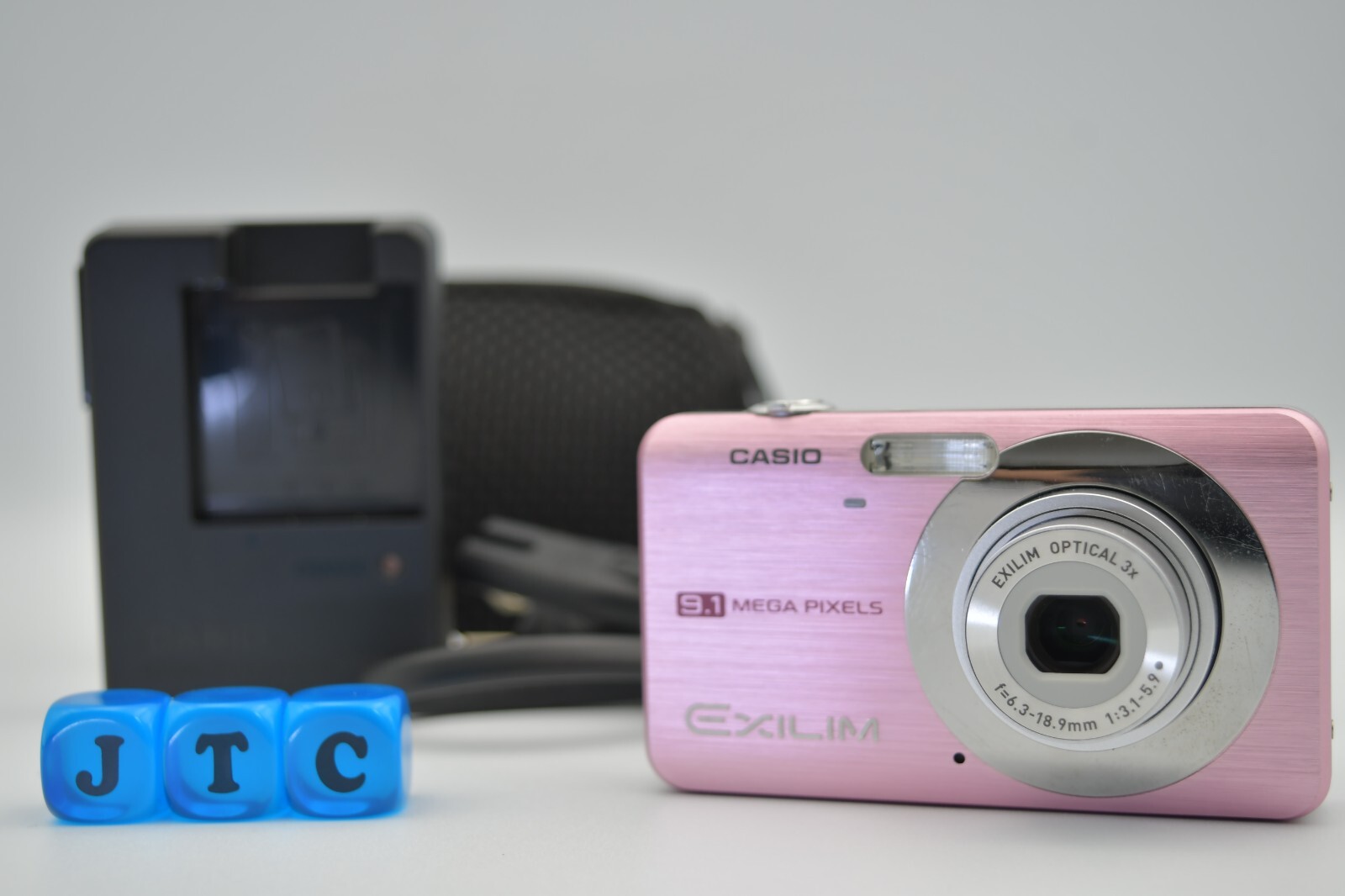 【人気色！稼働品】CASIO EXILIM EXILIM ex-z85 ピンク Excellent 5]Casio Digital Camera Exilim EX-Z85 9.1MP PINK