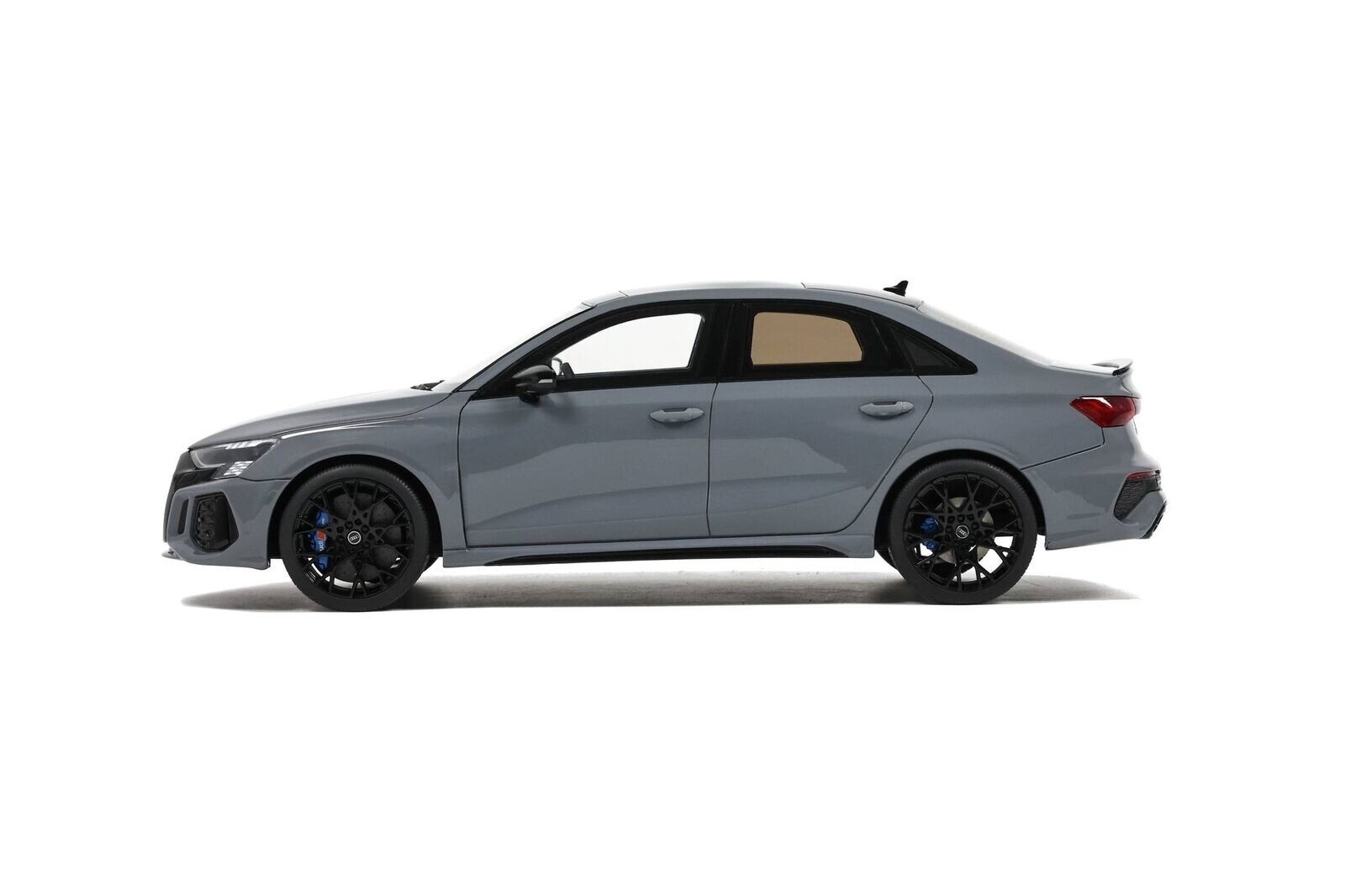 1/18 Audi RS3 Sedan Performance Edition 2022 Nardo Grey 1/18 Audi RS3 Sedan Performance Edition 2022 Nardo Grey