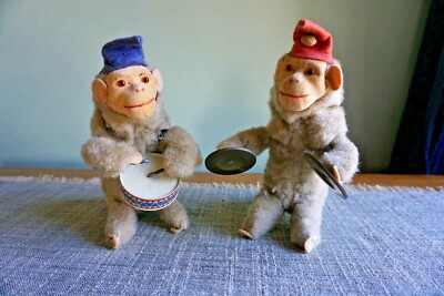 Max Carl Vintage 1950's-60's Wind Up Monkeys, Pair