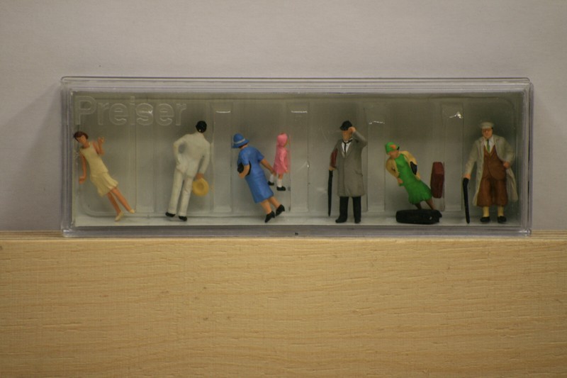 Preiser 12446 Ho 1:87; Passanten. 1925-1930. Neu & Ovp