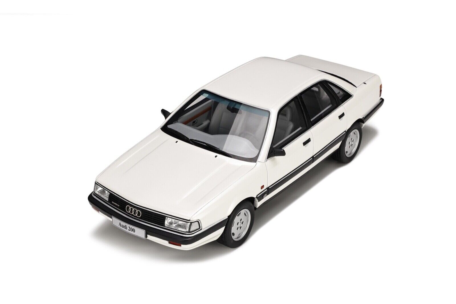 1/18 Audi 200 Quatro 20V 1989 Pearl White Resin Model Car by
