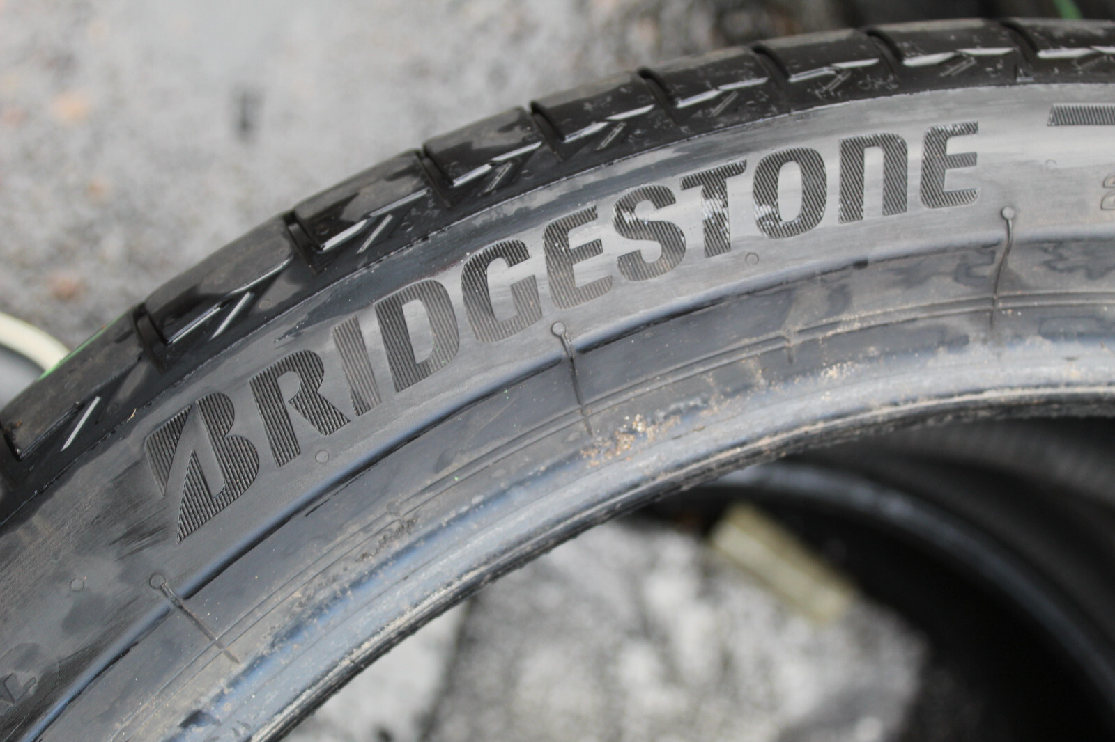255 40 21 Bridgestone, Turanza Eco, AO 102T, x2 A Pair 5.5mm (F1_tyres) FO L2984
