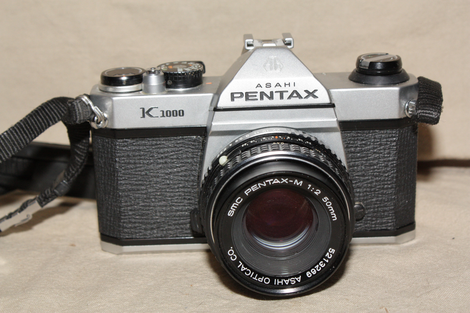 PENTAX K1000 35mm CAMERA WITH 50/2 LENS & CASE EXCELLENT 9038