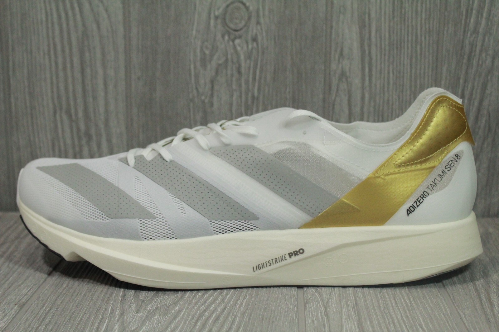 New Adidas Adizero Takumi Sen 8 TME White Gold Running Shoes New Adidas Adizero Takumi Sen 8 TME White Gold Running Shoes