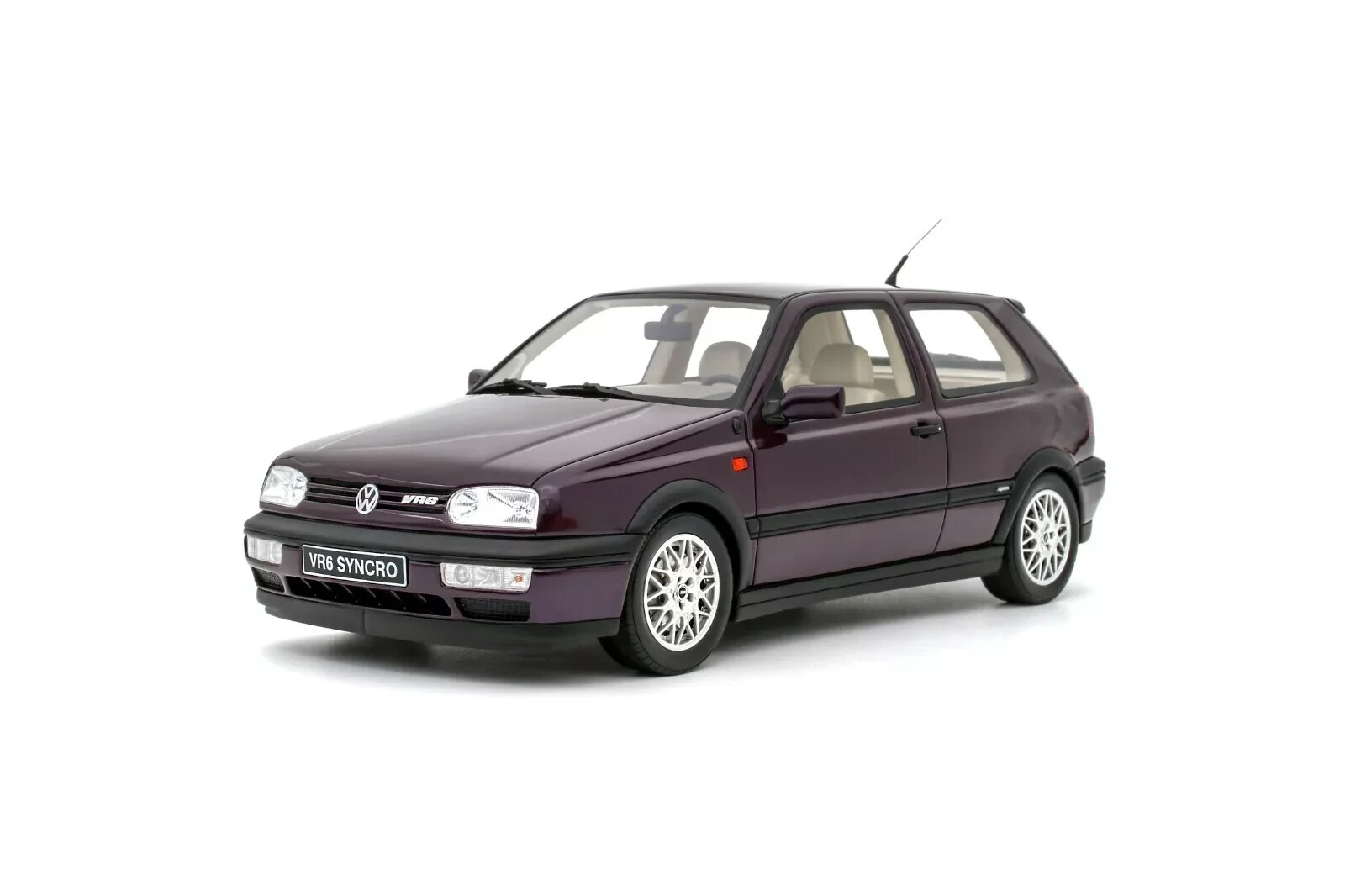 Volkswagen Golf ブラック ミニカー　VR6 1/18 Volkswagen Golf III VR6 Syncro Dark Purple 1995 Resin
