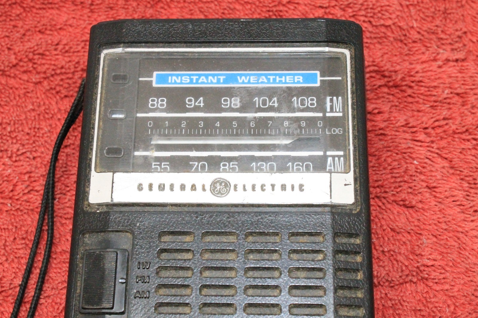 Vintage GE General Electric No. 7-2840B AM/FM Instant Weather Transistor Radio
