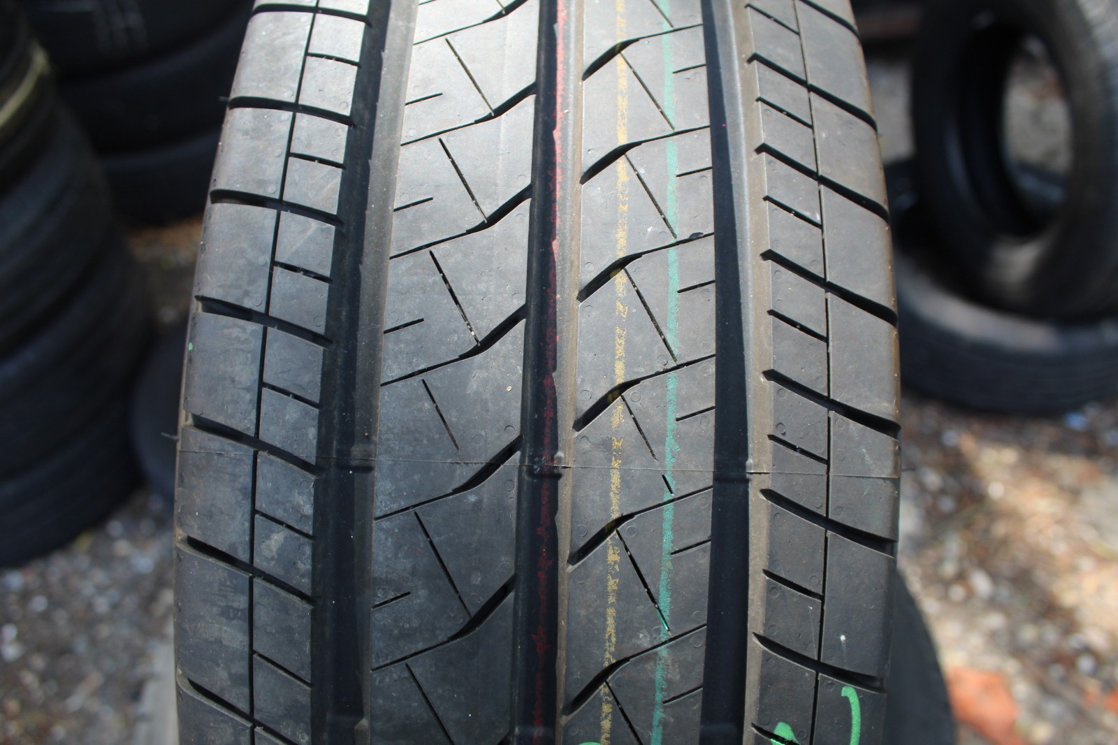 New 225 65 16C Bridgestone, Duravis R660 Eco, 112/110T, x1 Tyre (F1_tyres) X09