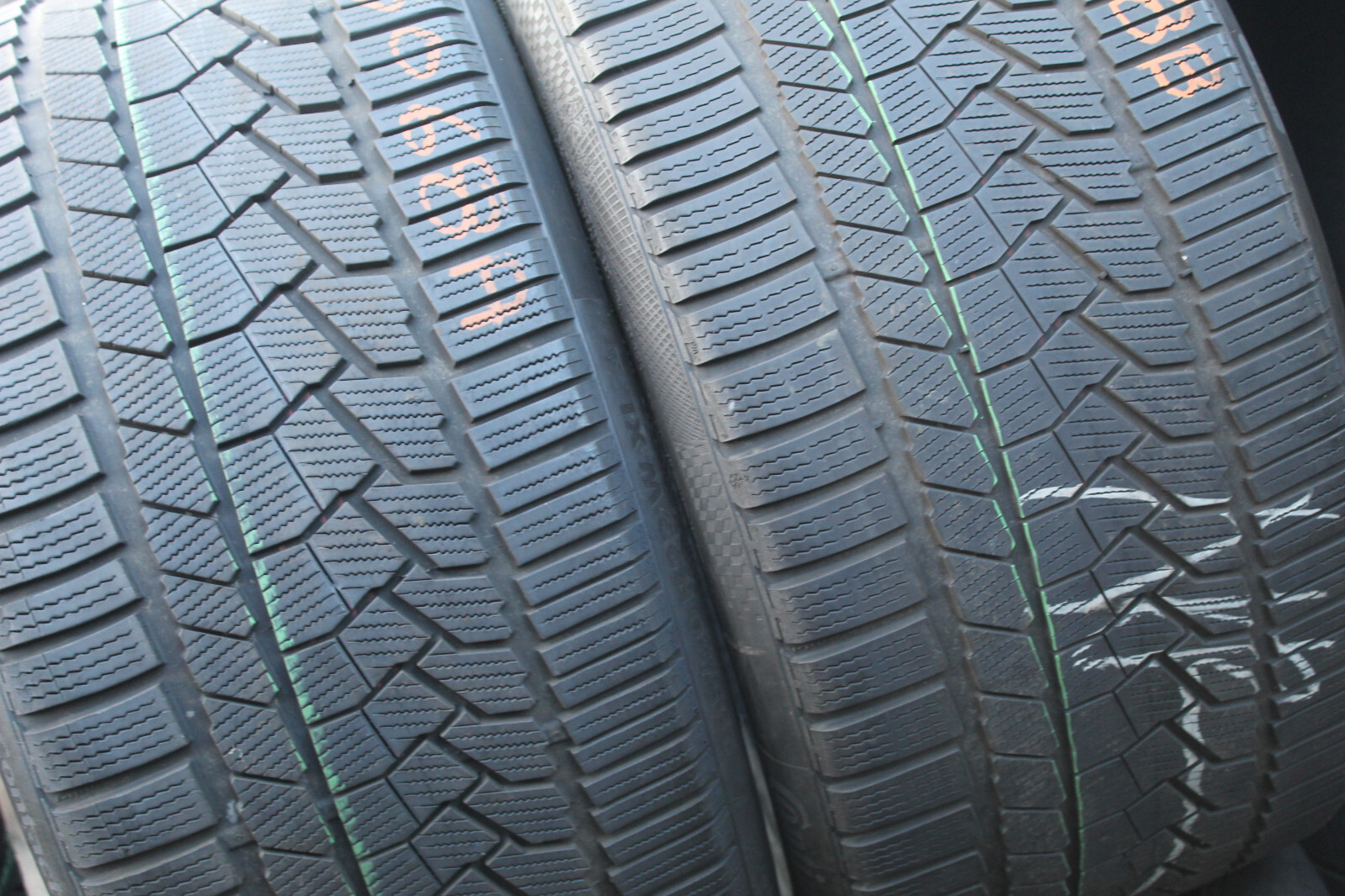 285 30 22 Continental, Winter, AO, XL, 101W x2 A Pair 6.0mm (F1_tyres) FO L3068