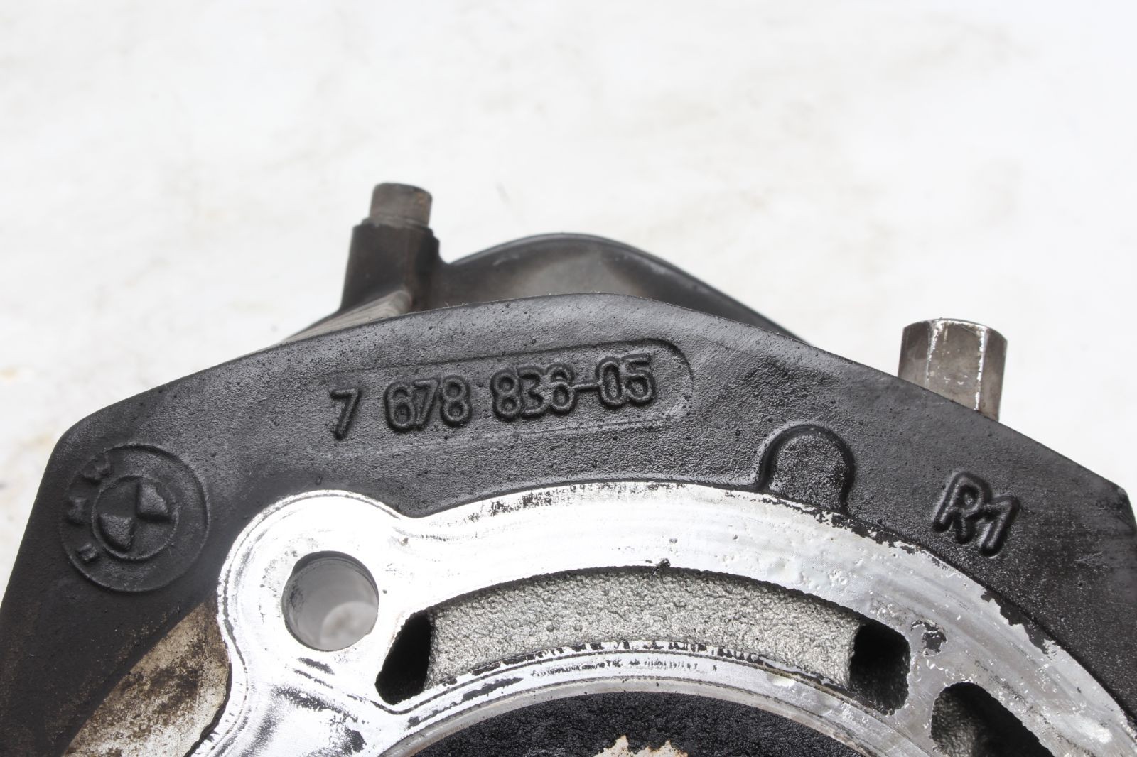 Zylinderkopf Ventildeckel rechts Ventilführung RZIO BMW R 1200 S R12S 06-08