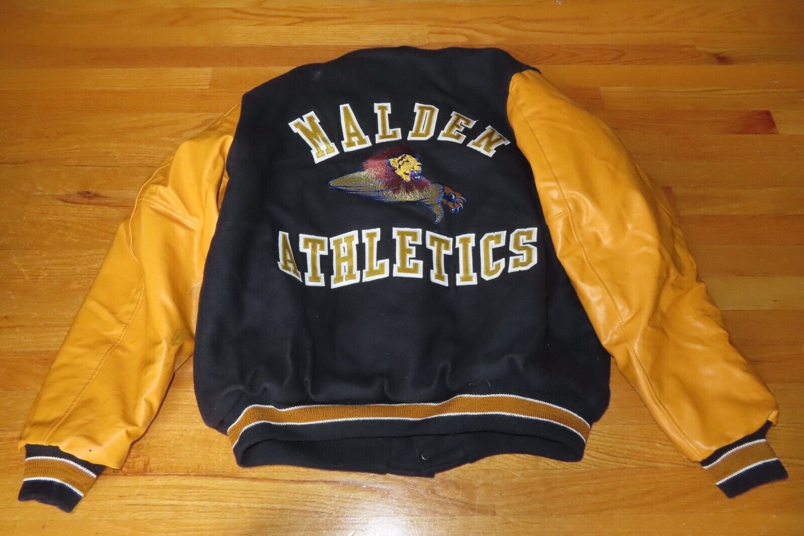 Vintage NEFF Label MALDEN GOLDEN TORNADO HIGH SCHOOL 3XL Vintage NEFF Label MALDEN GOLDEN TORNADO HIGH SCHOOL 3XL
