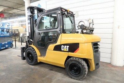 2015' CAT GP55N, 12,000# LP Gas Forklift, Pneumatic Tire, Three stage, S/S & F/P