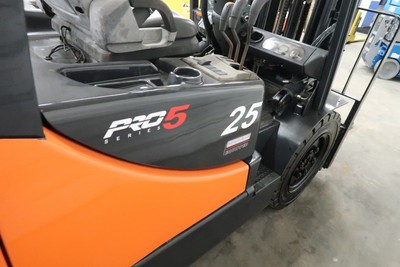 2011' Doosan D25S-5, 5,000# Pneumatic, Yanmar Diesel, 186