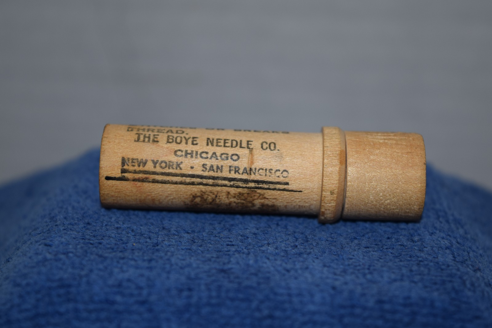 Antique / Vintage Boye Brand Treadle Sewing Needles And Wooden Tube