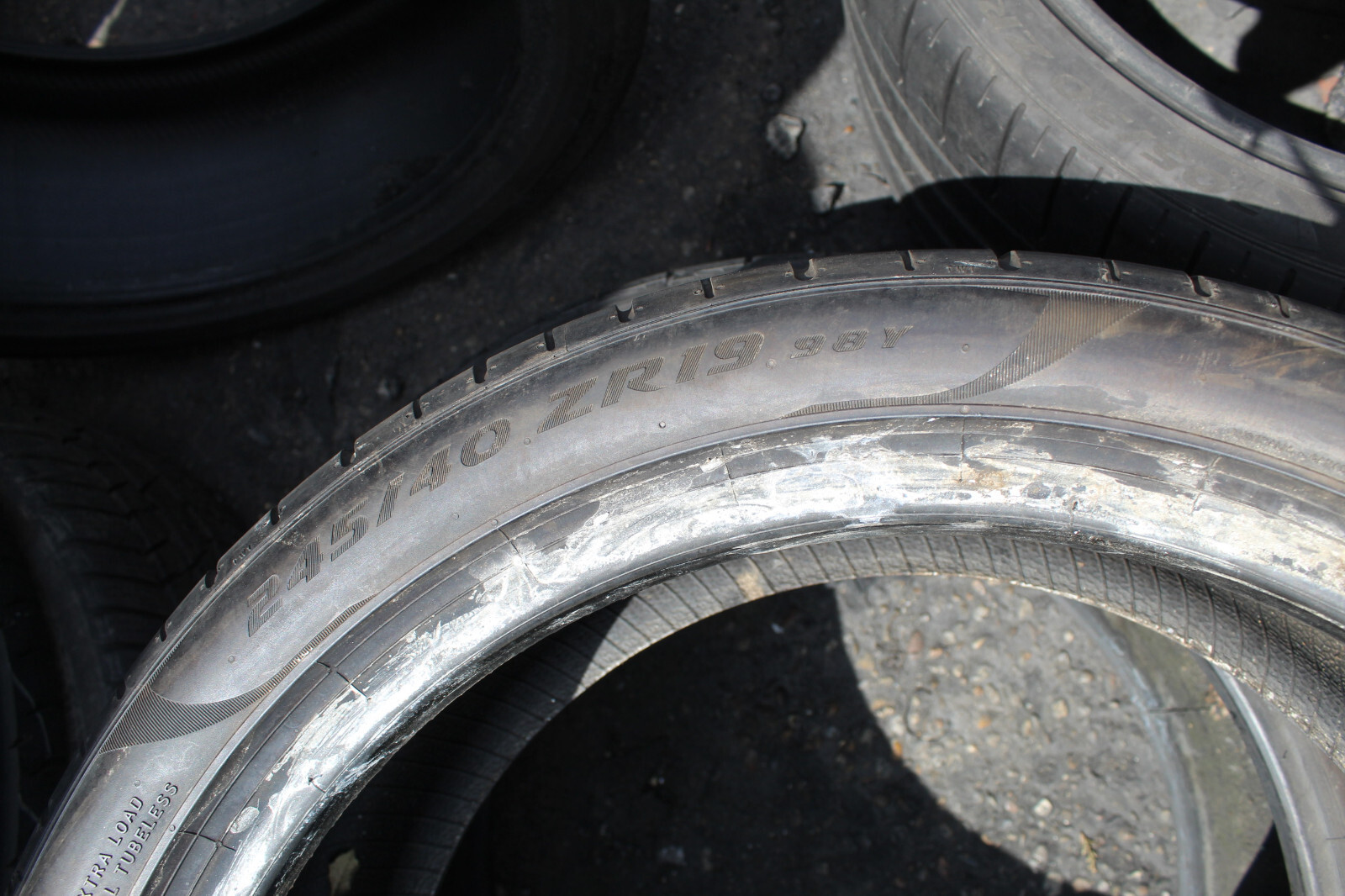 245 40 19 Pirelli, P Zero, J, XL, 98Y, x1 Single Tyre 7.3mm (F1_tyres) L3497