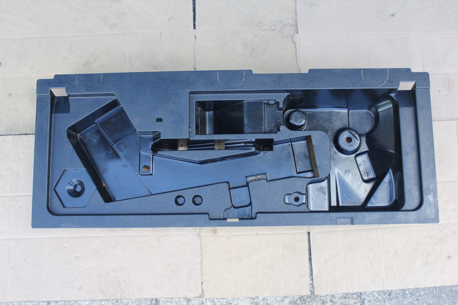 GENUINE ORIGINAL BMW E34 M5 525 TOURING JACK FIXTURE SPARE